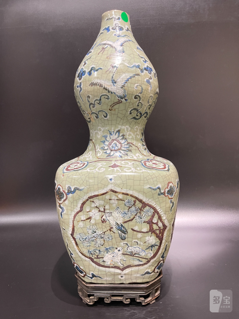 明嘉靖 仿官釉堆白青花铁锈花松鹤延年纹大葫芦瓶 - 图8